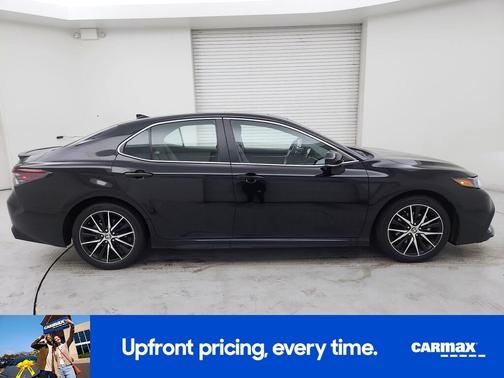Black 2023 Toyota Camry SE