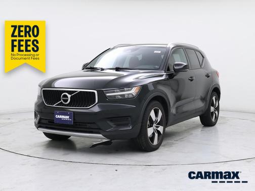 Black 2020 Volvo XC40 T5 Momentum