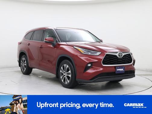 Red 2021 Toyota Highlander XLE