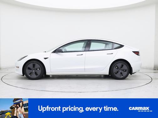 White 2022 Tesla Model 3