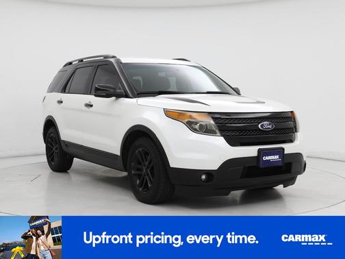 White 2014 Ford Explorer XLT