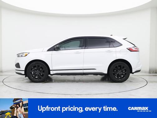 White 2022 Ford Edge SE