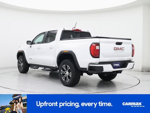 White 2024 GMC Canyon AT4