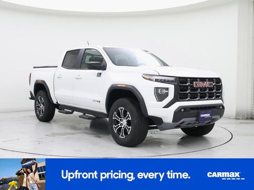 White 2024 GMC Canyon AT4