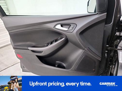 Gray 2018 Ford Focus SEL