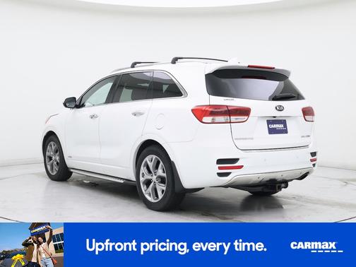 White 2016 Kia Sorento Limited