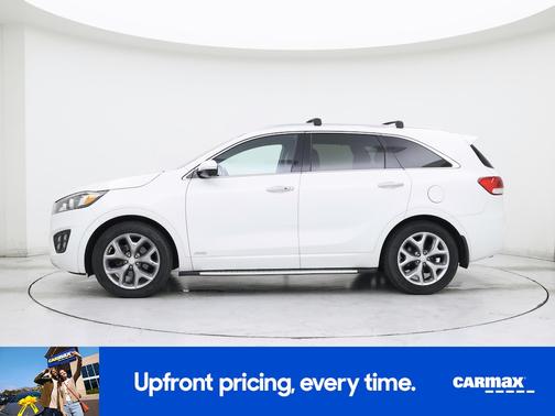 White 2016 Kia Sorento Limited