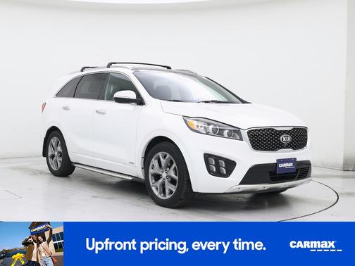 White 2016 Kia Sorento Limited