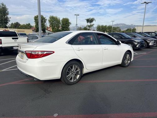 2015 Toyota Camry SE