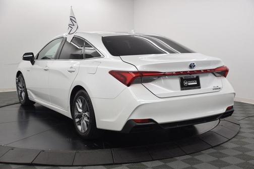 2019 Toyota Avalon Hybrid XLE Plus