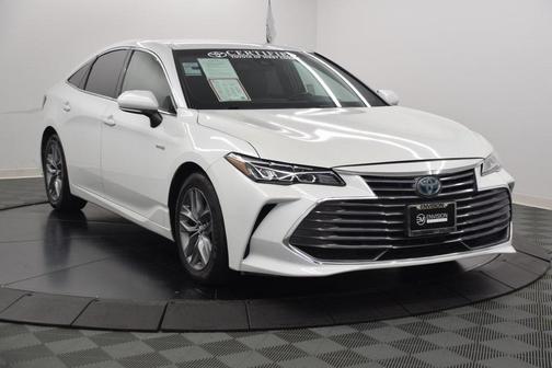 2019 Toyota Avalon Hybrid XLE Plus