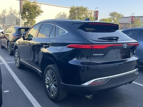 2022 Toyota Venza LE
