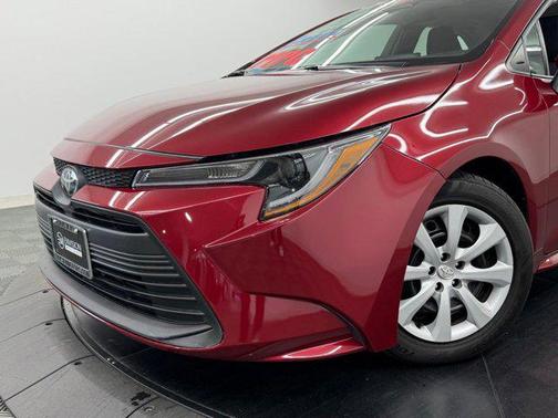 Pearl 2023 Toyota Corolla LE