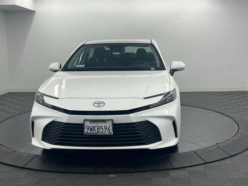 Ice 2026 Toyota Camry LE