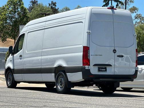 2024 Mercedes-Benz eSprinter 2500 Cargo 170 WB
