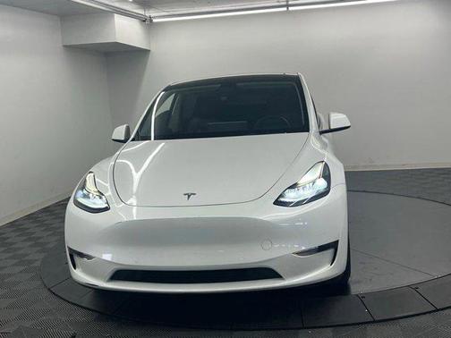 Pearl White Multi-Coat 2022 Tesla Model Y Performance Dual Motor All-Wheel Drive