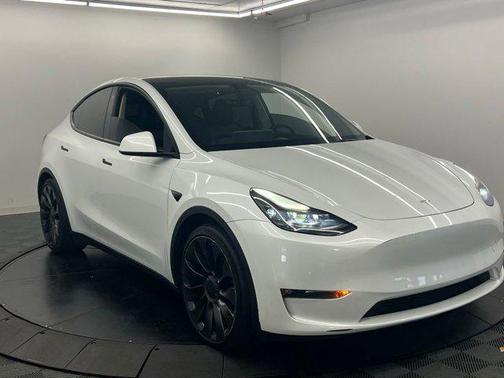 Pearl White Multi-Coat 2022 Tesla Model Y Performance Dual Motor All-Wheel Drive