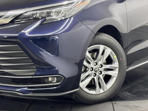 2025 Toyota Sienna XLE