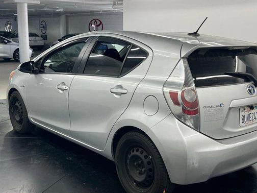 Classic Silver Metallic 2014 Toyota Prius c Three