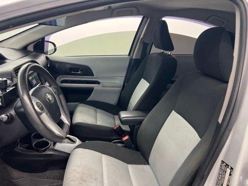 Classic Silver Metallic 2014 Toyota Prius c Three