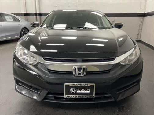Photo 2 of 30 of 2017 Honda Civic EX