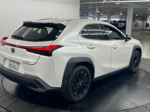 Eminent White Pearl 2022 Lexus UX 200 Base