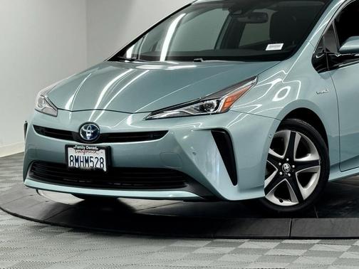 2019 Toyota Prius XLE