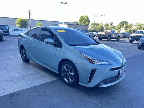 2019 Toyota Prius XLE