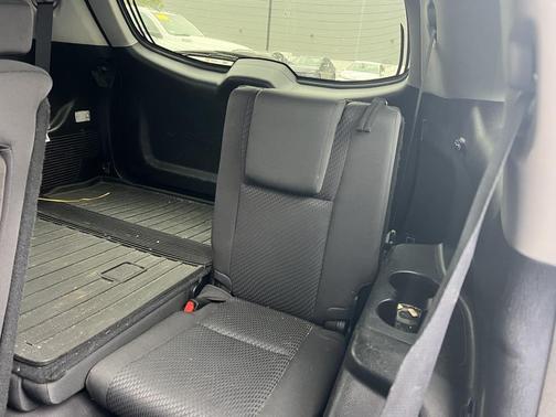 2016 Toyota Highlander LE