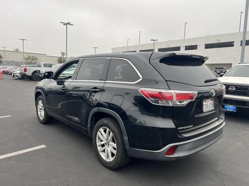 2016 Toyota Highlander LE