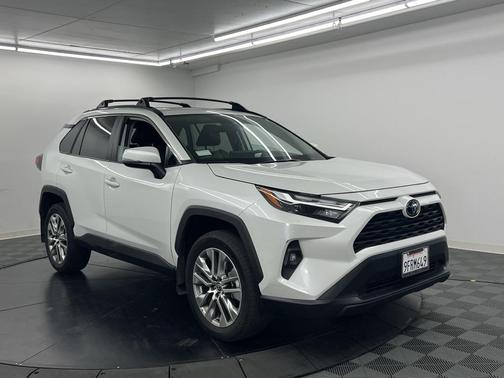 2023 Toyota RAV4 XLE Premium