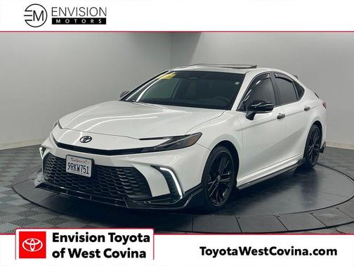 Ice Cap 2025 Toyota Camry SE