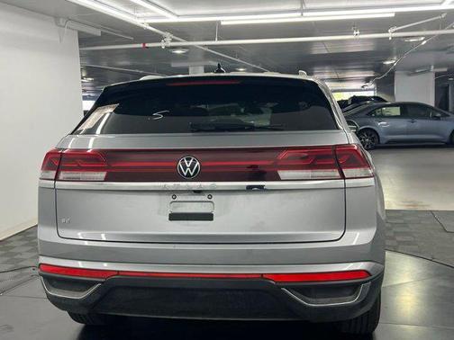 2025 Volkswagen Atlas Cross Sport 2.0T SE