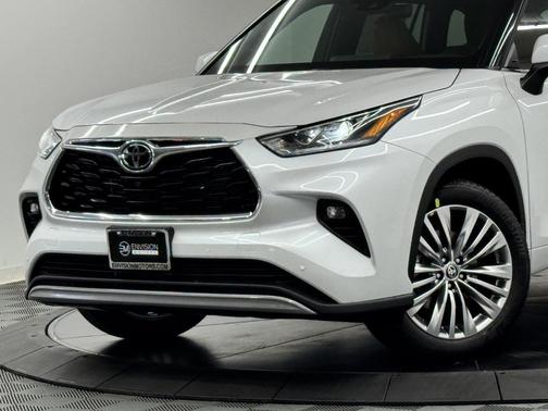 2026 Toyota Highlander Platinum