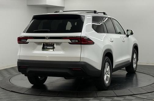 2026 Toyota Highlander LE