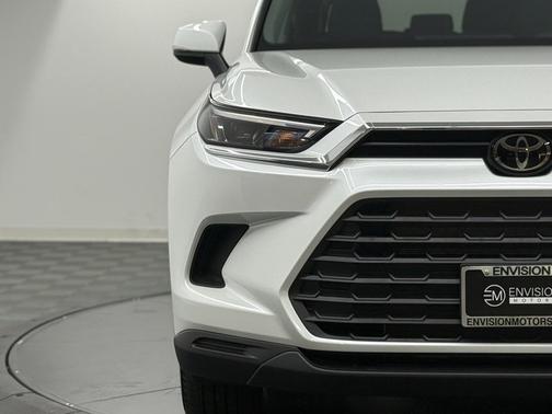 2026 Toyota Highlander LE