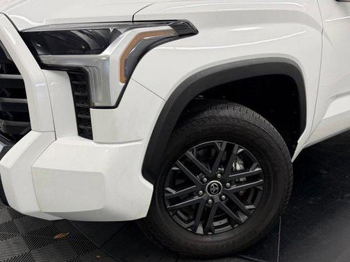 Ice 2023 Toyota Tundra SR5