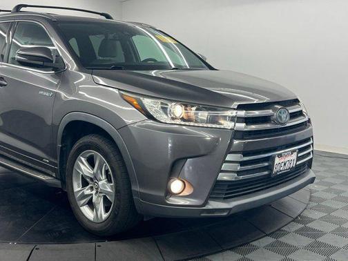 Predawn Gray Mica 2018 Toyota Highlander Hybrid Limited
