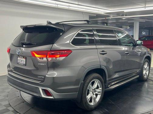 Predawn Gray Mica 2018 Toyota Highlander Hybrid Limited