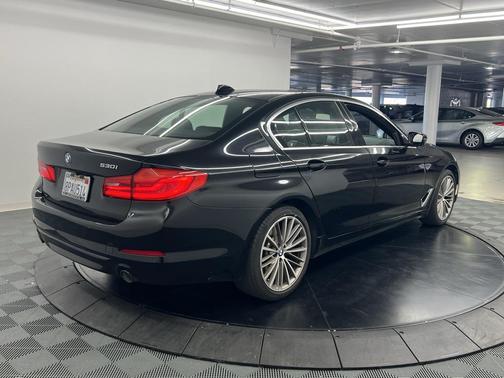 2020 BMW 530 530i