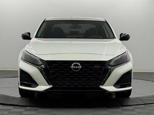 2023 Nissan Altima SR VC-Turbo FWD