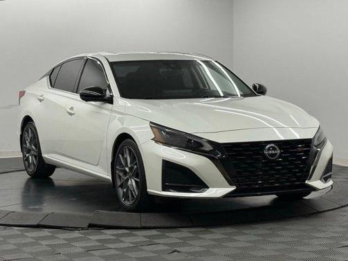 2023 Nissan Altima SR VC-Turbo FWD