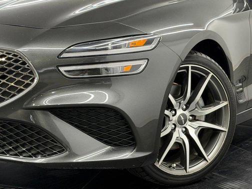 Makalu Gray 2023 Genesis G70 2.0T RWD