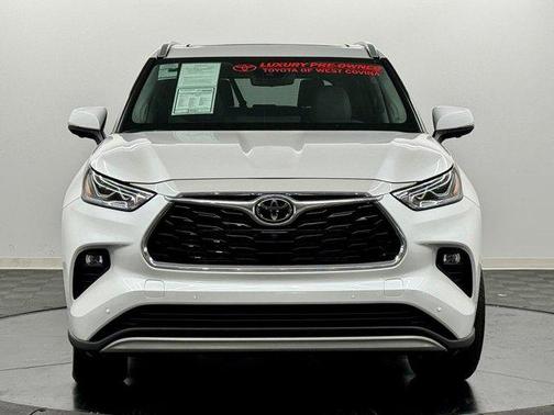 Wind Chill Pearl 2026 Toyota Highlander Hybrid Platinum