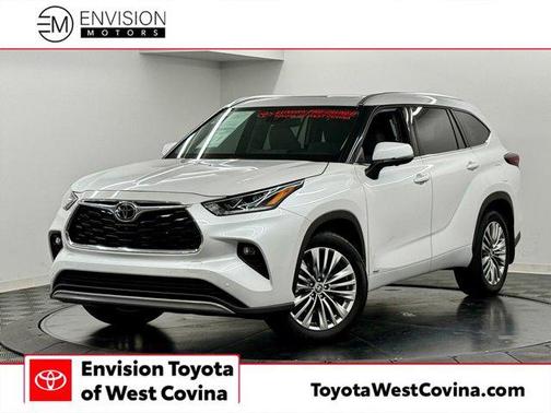 Wind Chill Pearl 2026 Toyota Highlander Hybrid Platinum