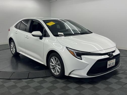 2026 Toyota Corolla Hybrid LE