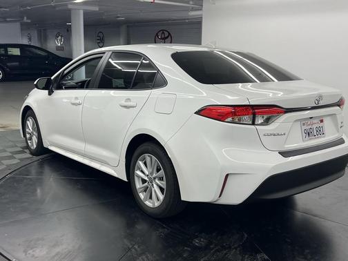 2026 Toyota Corolla Hybrid LE