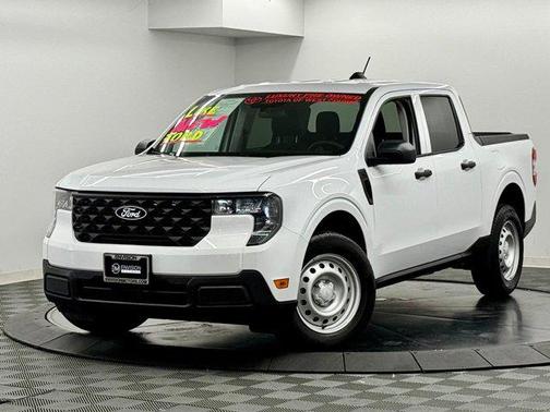 Oxford White 2025 Ford Maverick XL