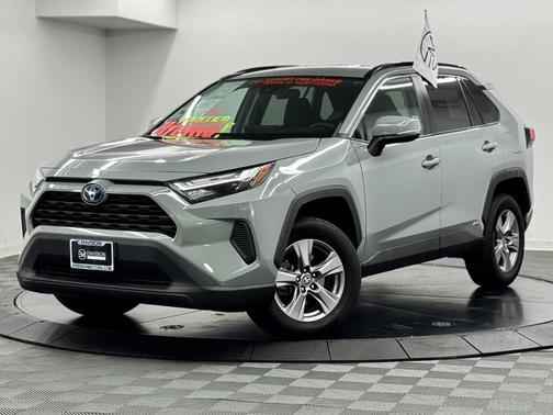 2022 Toyota RAV4 Hybrid XLE