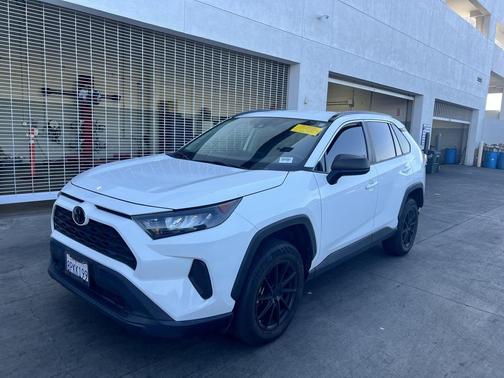 2020 Toyota RAV4 LE